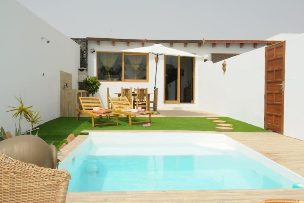 Villa La Isla By Rentaholidayslanzarote Playa Blanca  Buitenkant foto