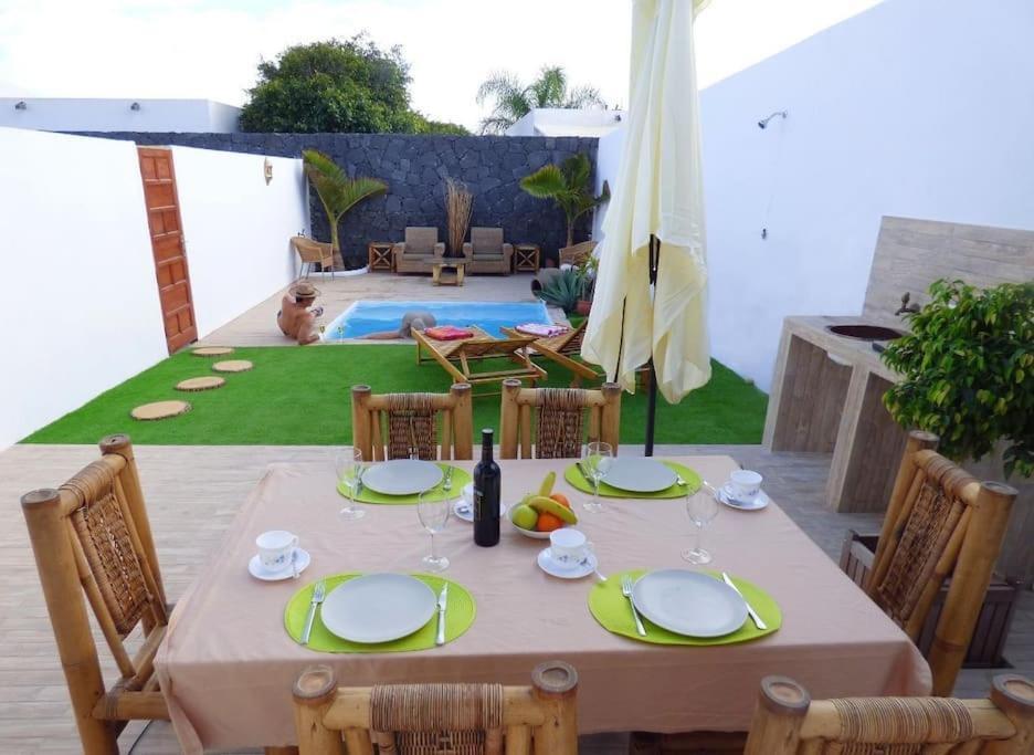 Villa La Isla By Rentaholidayslanzarote Playa Blanca  Buitenkant foto